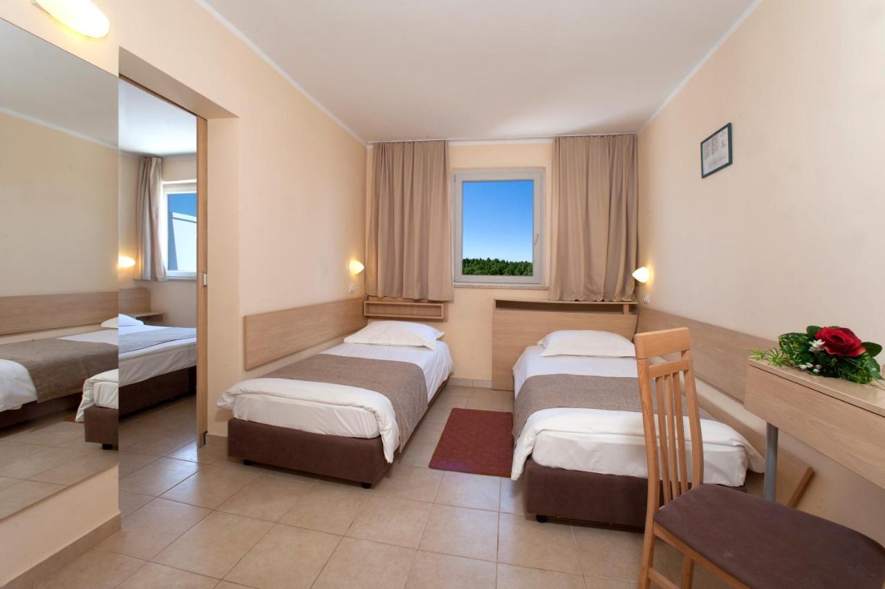 Hotel Delfin Plava Laguna Mugeba المظهر الخارجي الصورة