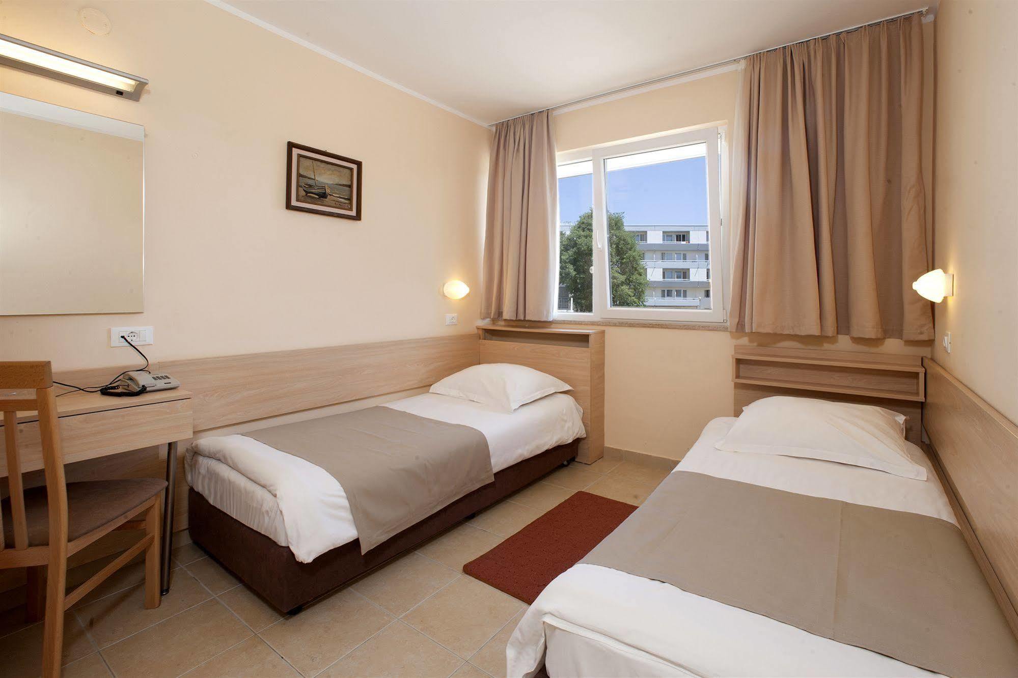Hotel Delfin Plava Laguna Mugeba المظهر الخارجي الصورة