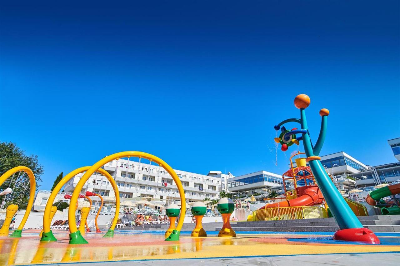 Hotel Delfin Plava Laguna Mugeba المظهر الخارجي الصورة